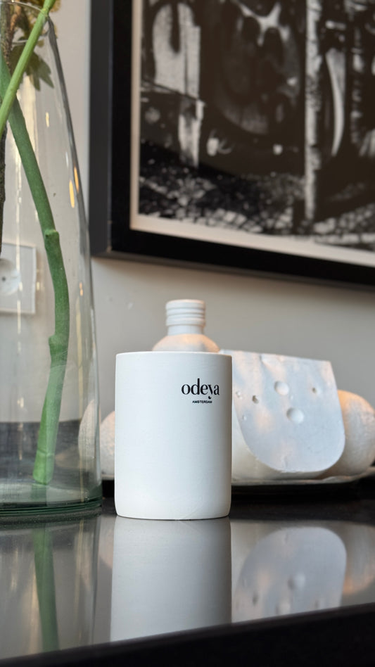 scented candle - Light oud