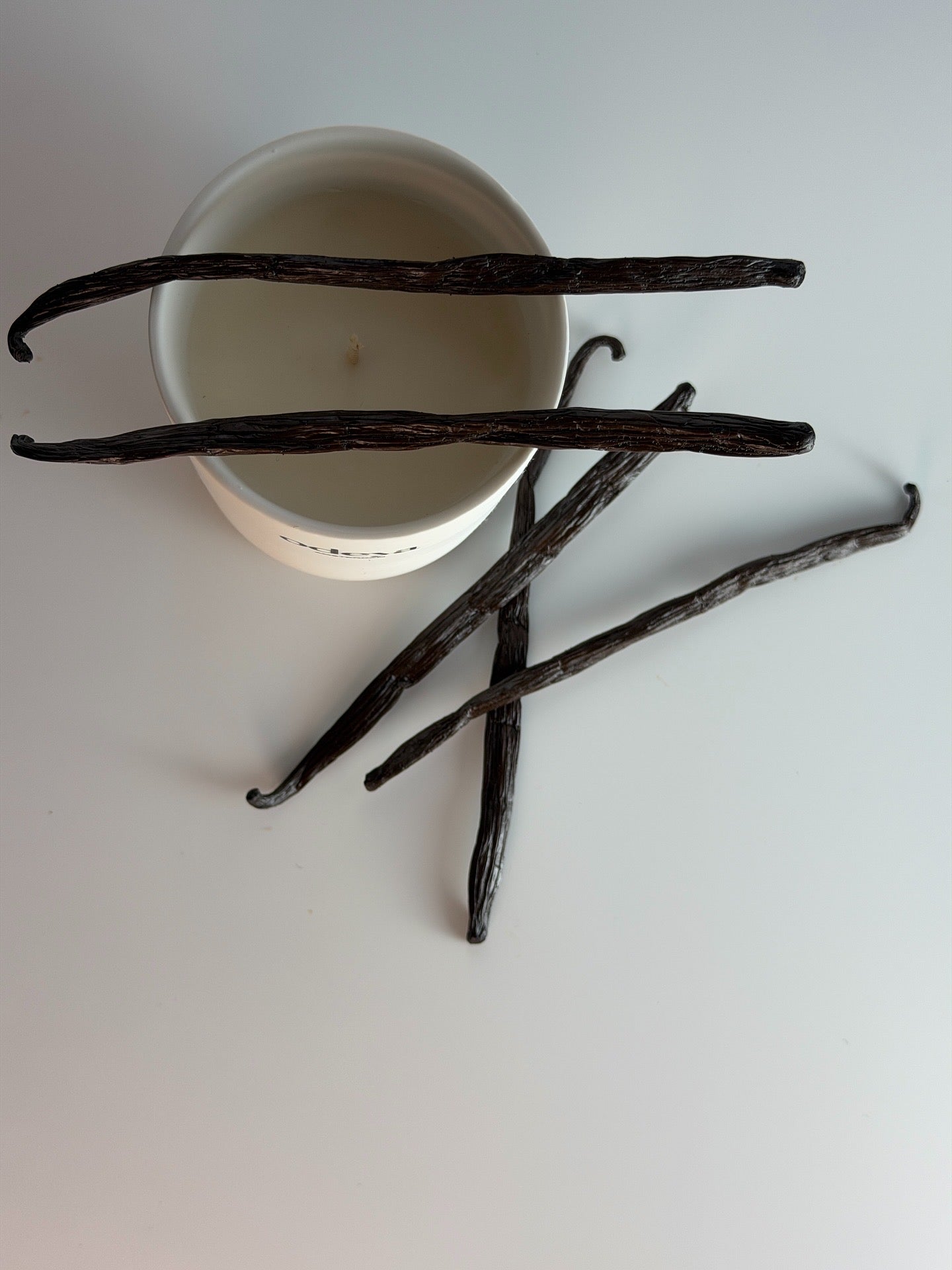 scented candle - Dark vanilla