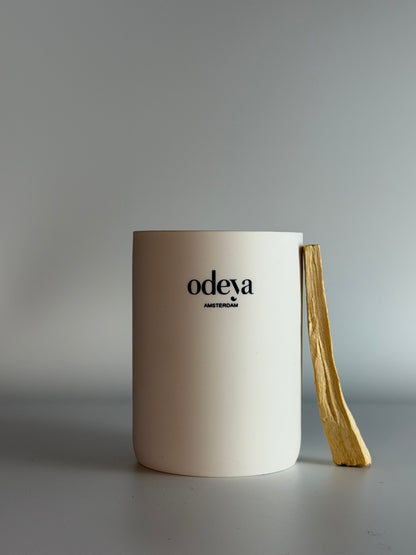 scented candle - Light oud