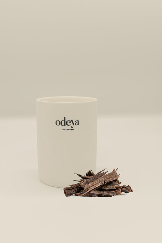 scented candle - Light oud